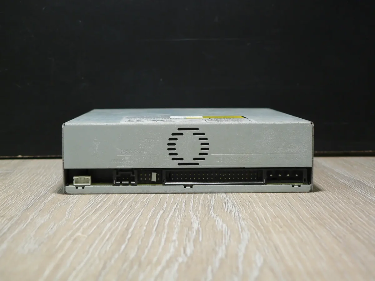 Pioneer DVR108 IDE DVD-ROM (2005) - Image 4