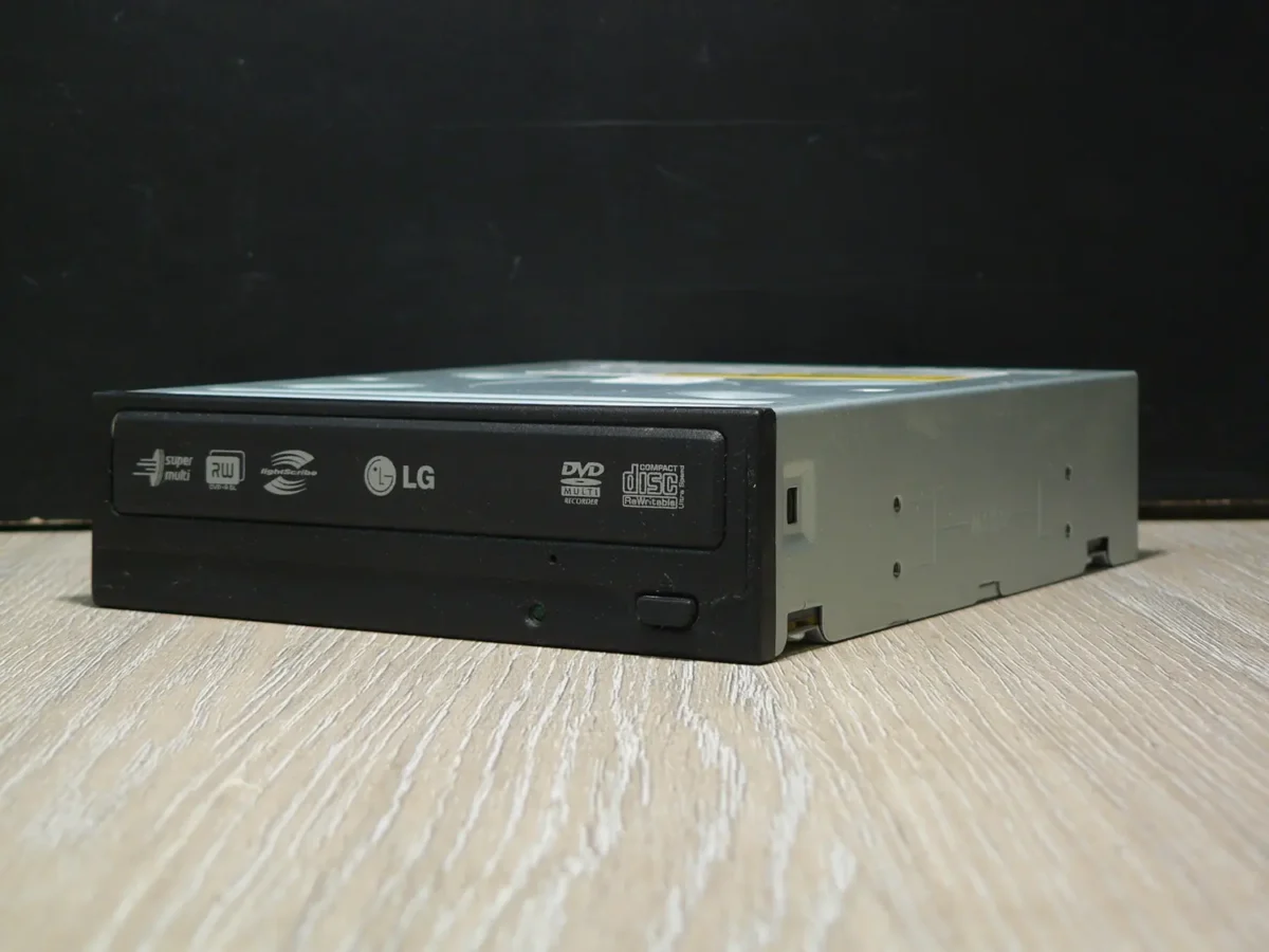 LG GSA-H20L IDE DVD-ROM (2006) - Image 3