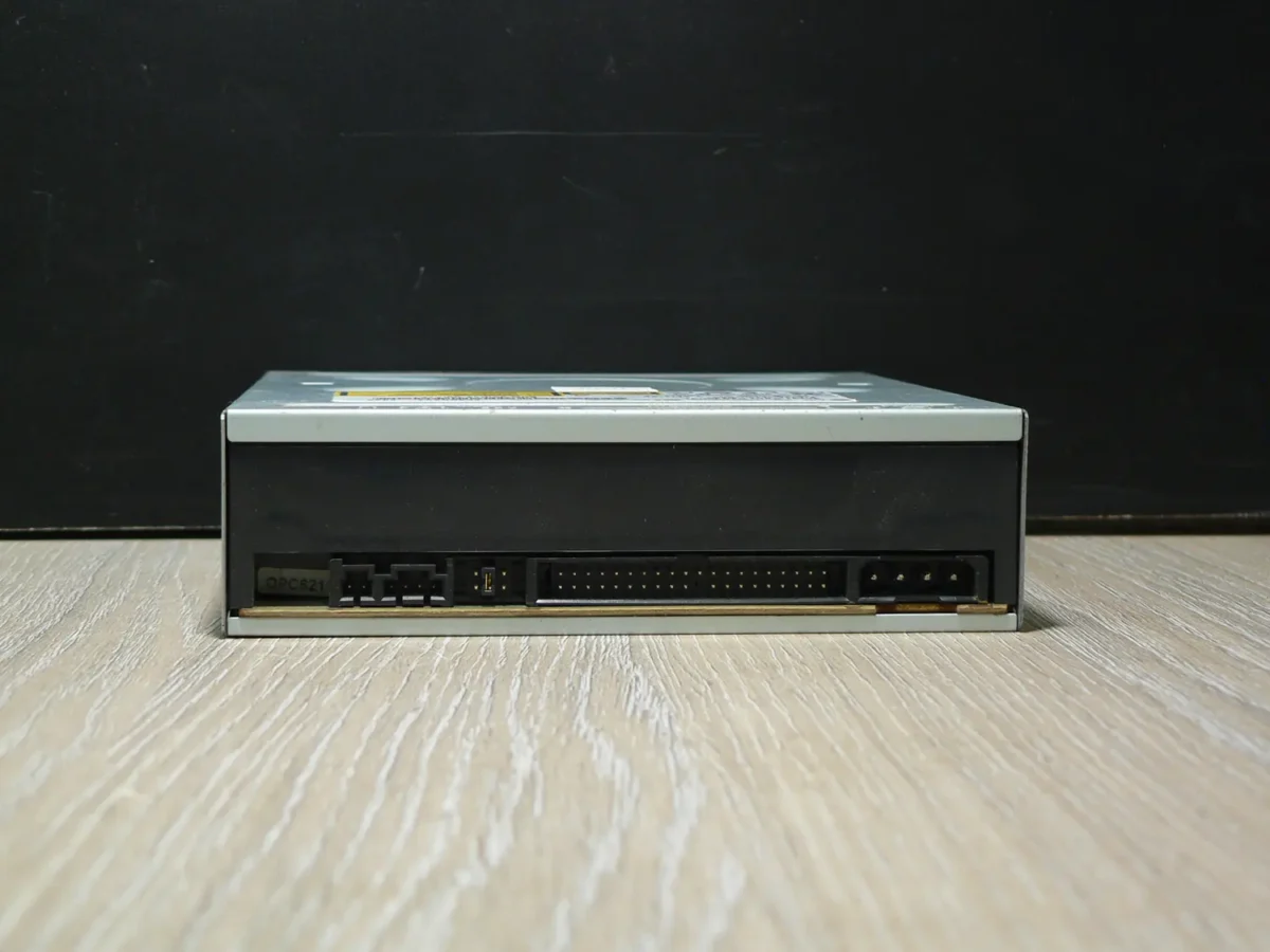 LG GSA-H20L IDE DVD-ROM (2006) - Image 4