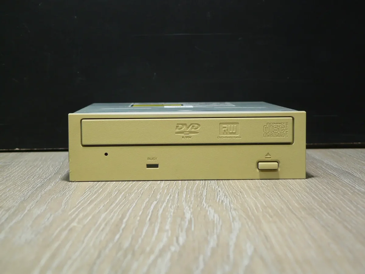 Pioneer DVR110D IDE DVD-ROM (2005) - Image 2