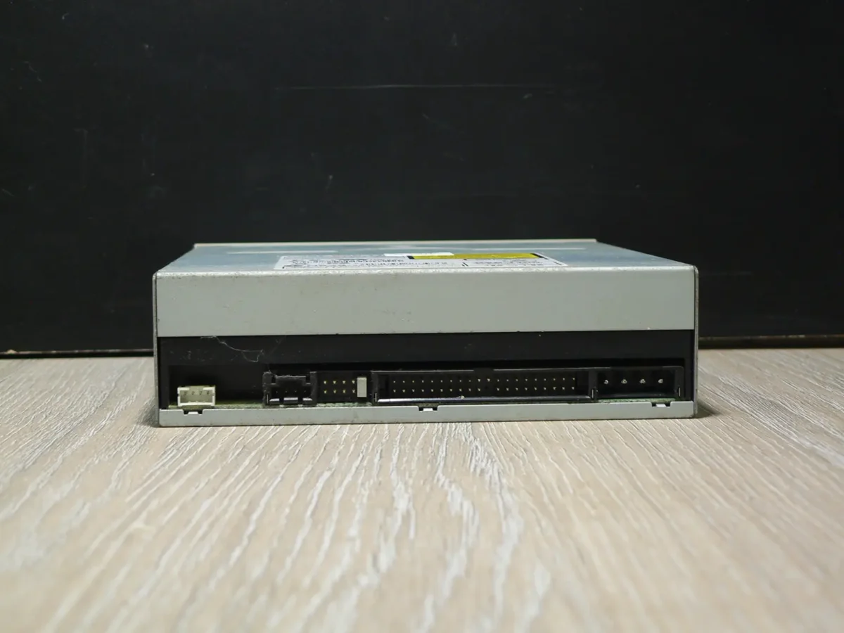 Pioneer DVR110D IDE DVD-ROM (2005) - Image 4
