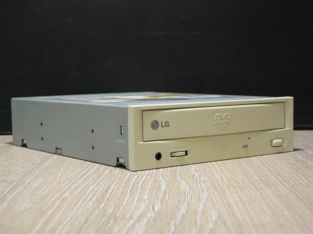LG GDR-8161B IDE DVD-ROM (2002) - Image 1
