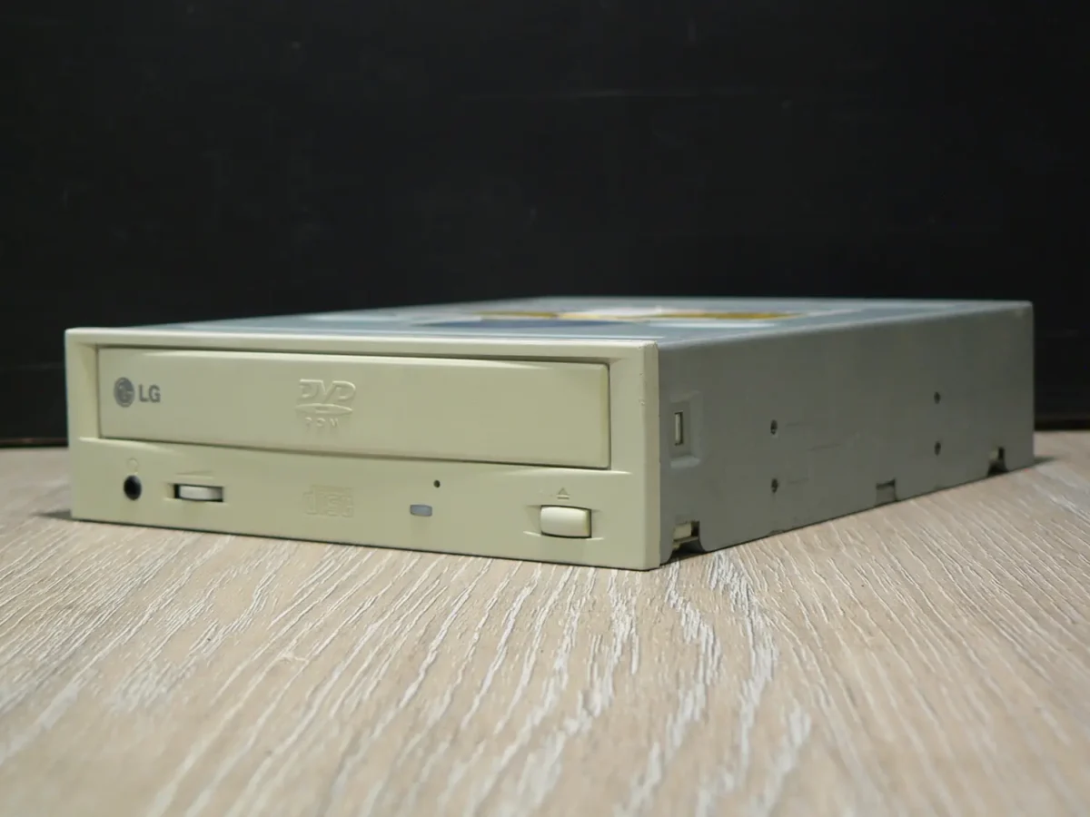 LG GDR-8161B IDE DVD-ROM (2002) - Image 3