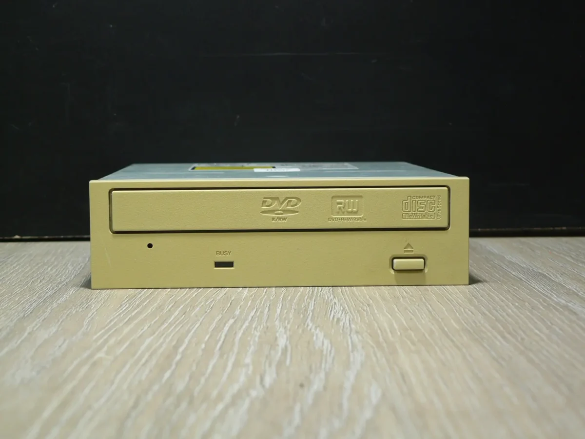 Pioneer DVR-109 IDE DVD-ROM (2005) - Image 2