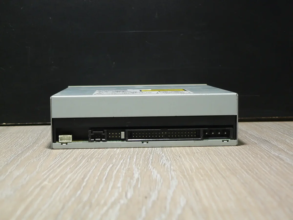 Pioneer DVR-109 IDE DVD-ROM (2005) - Image 4