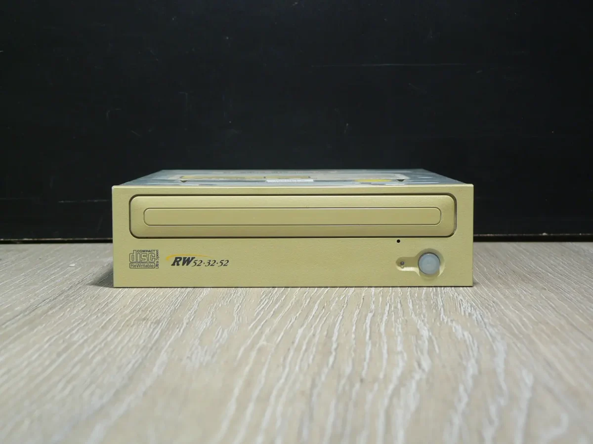SAMSUNG SW-252 IDE CD-ROM (2004) - Image 2