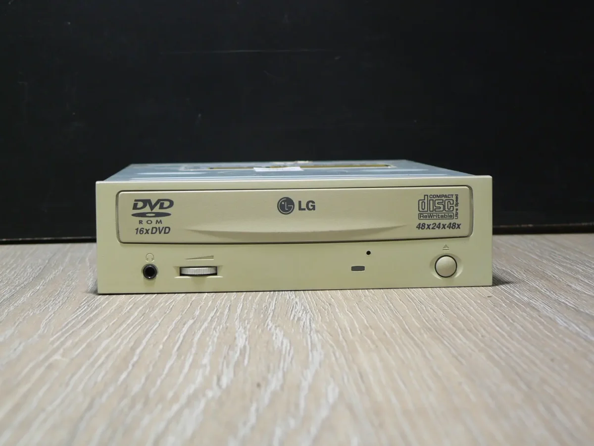LG GCC-4480B IDE DVD-ROM (2003) - Image 2