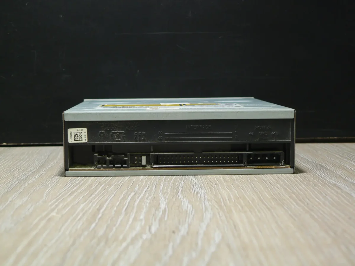 LG GCC-4480B IDE DVD-ROM (2003) - Image 4