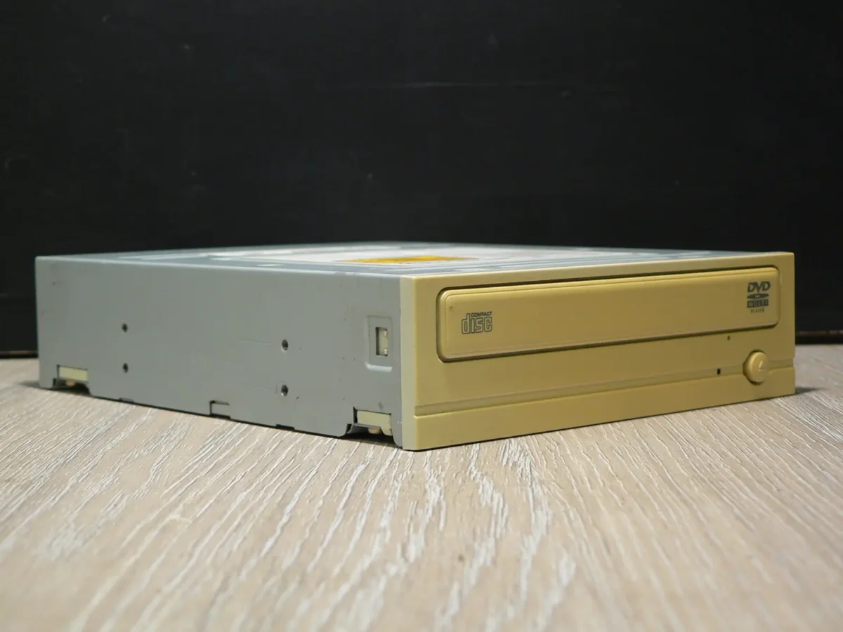 IDEOPT-51-1 SAMSUNG SH-D162 IDE DVD-ROM (2005) - Image 1