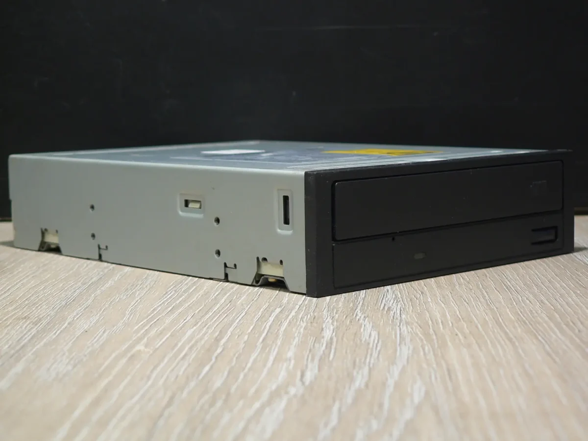 LITE ON IT LTN-486S IDE CD-ROM (2004) - Image 1