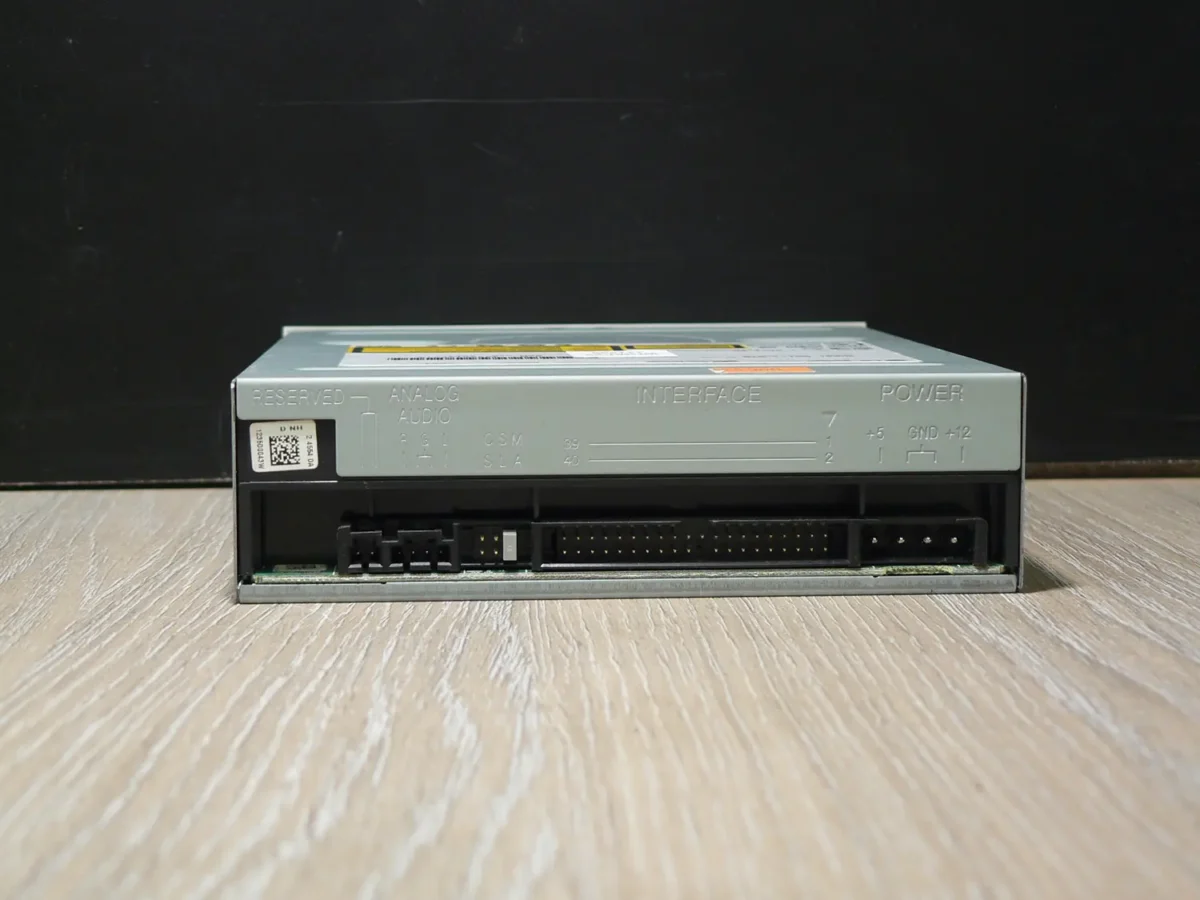 LG GSA-4082B IDE DVD-ROM (2004) - Image 4