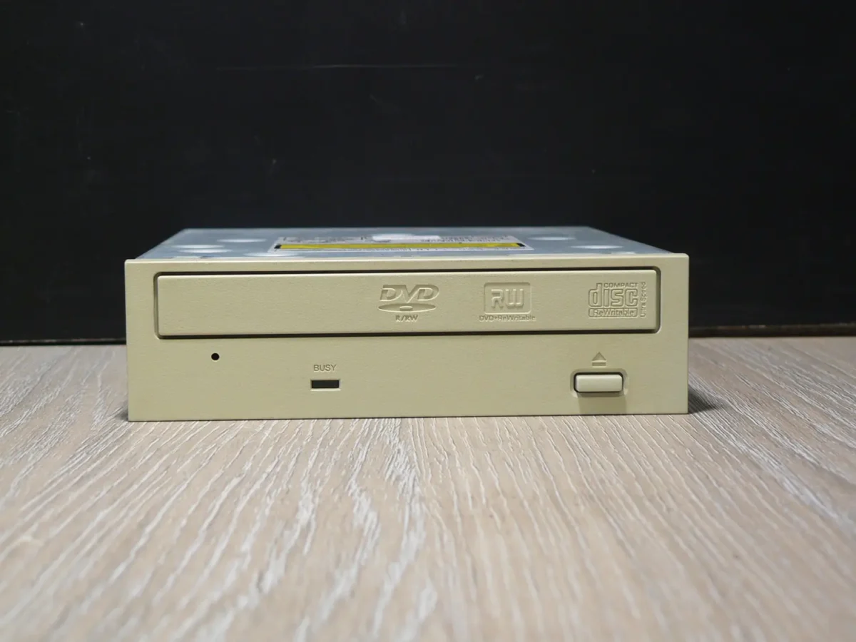 Pioneer DVR-111D IDE DVD-ROM (2006) - Image 2