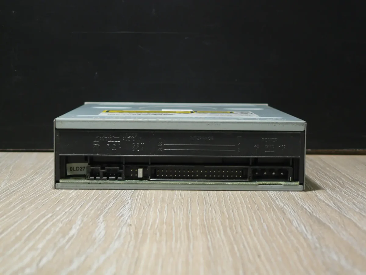 LG GCE-8400B IDE CD-ROM (2002) - Image 4