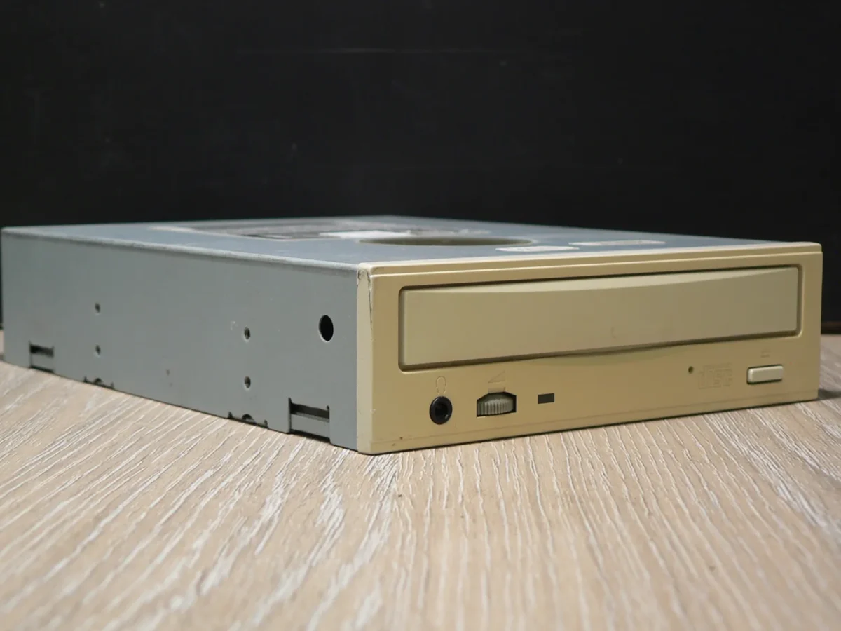Panasonic CR-588-B IDE CD-ROM (1998) - Image 1