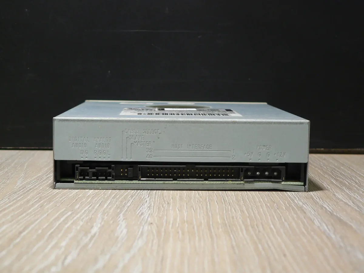 Panasonic CR-588-B IDE CD-ROM (1998) - Image 4