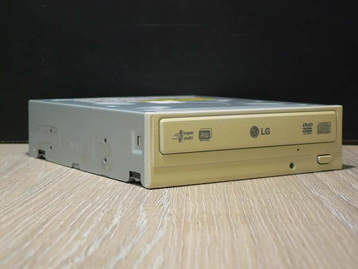 LG GSA-4167B IDE DVD-ROM (2005) - Image 1