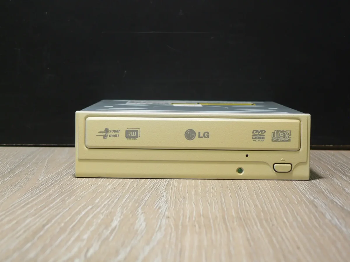LG GSA-4167B IDE DVD-ROM (2005) - Image 2