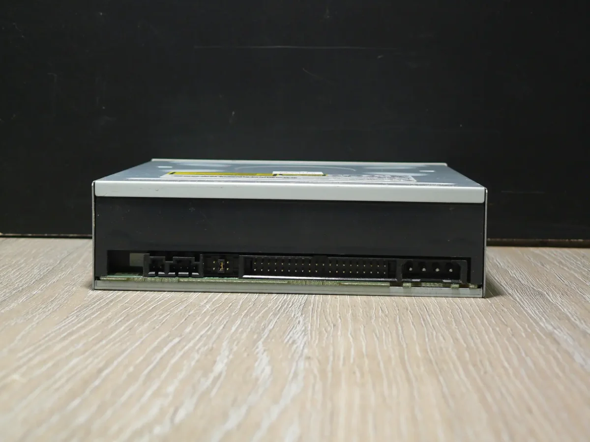 LG GSA-4167B IDE DVD-ROM (2005) - Image 4