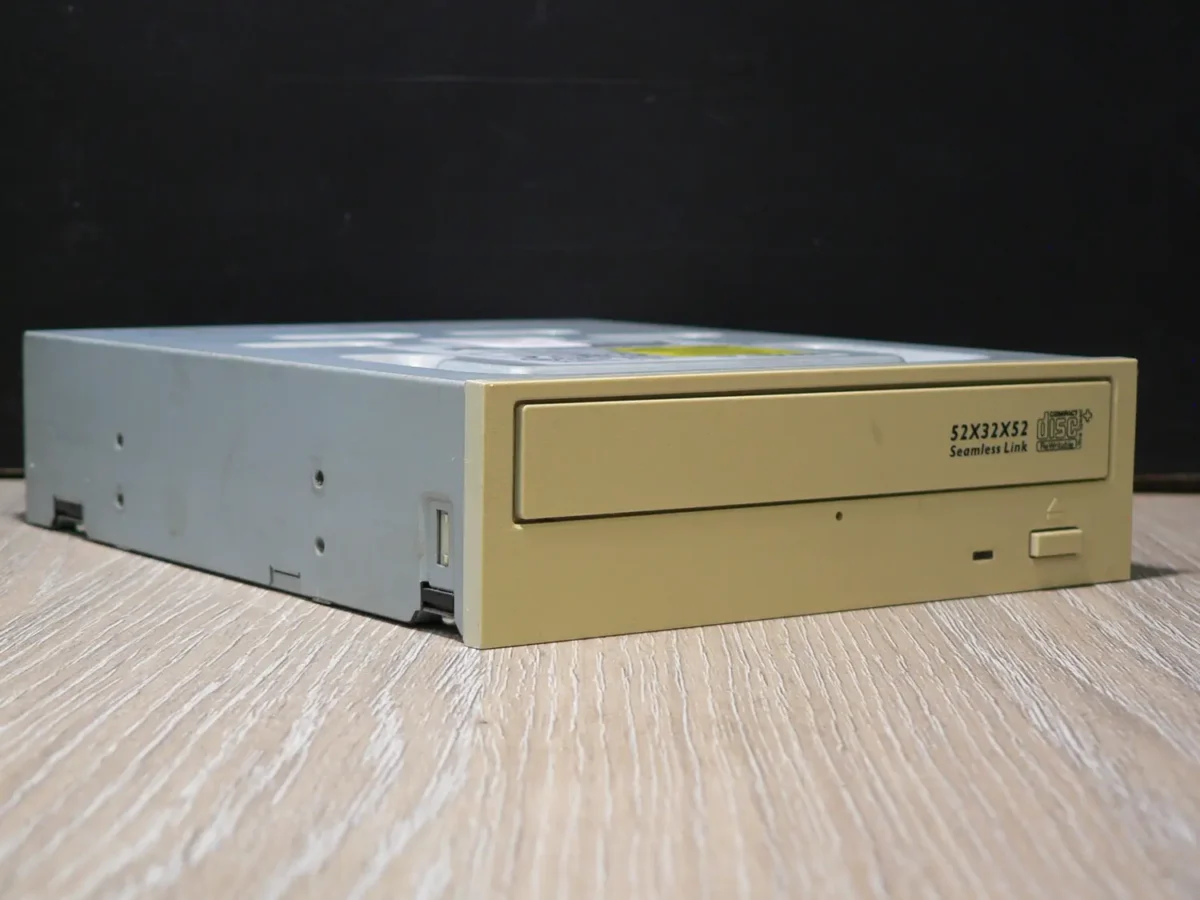 BENQ 5232X IDE CD-ROM (2004) - Image 1