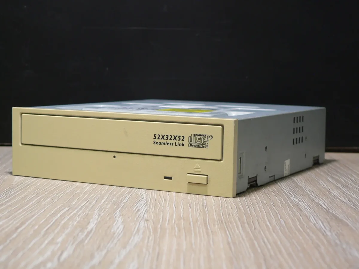 BENQ 5232X IDE CD-ROM (2004) - Image 3