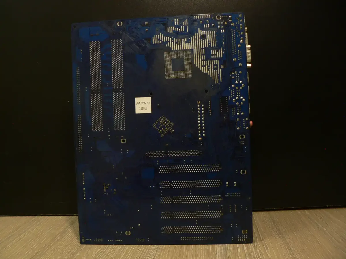 ASRock 775V88+ LGA775 Alaplap + Intel Celeron D 331 + Hátlap/IO-Shield - Image 4