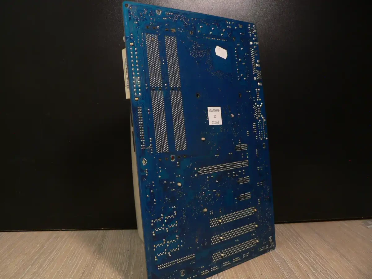 Gigabyte GA-P35-DS3 + Intel Pentium E2160 (B kategória, korrodált hátlapi kivezetések) - Image 2