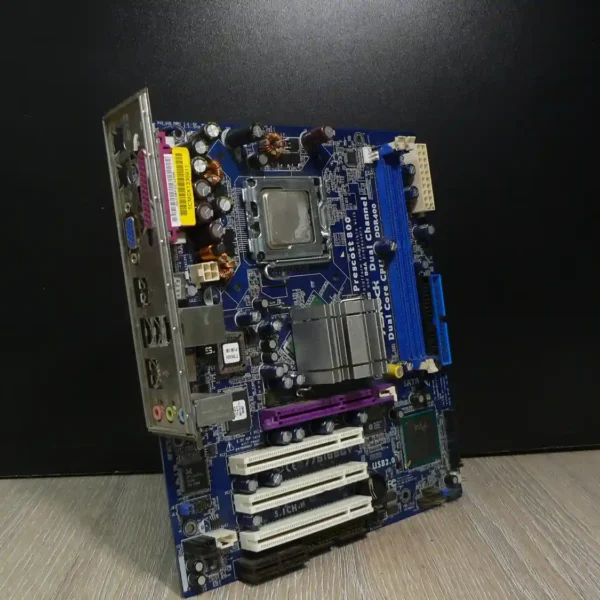 ASRock 775i65GV LGA775 Alaplap + Intel Celeron D 336 + Hátlap/IO-Shield (B kategória, DIMM2 RAM foglalat egyik lefogatója törött, korrodált hátlapi kivezetések)