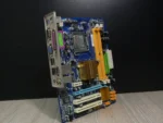 Gigabyte GA-G32M-ES2C LGA775 Alaplap + Intel Pentium E5200 + Hátlap/IO-Shield