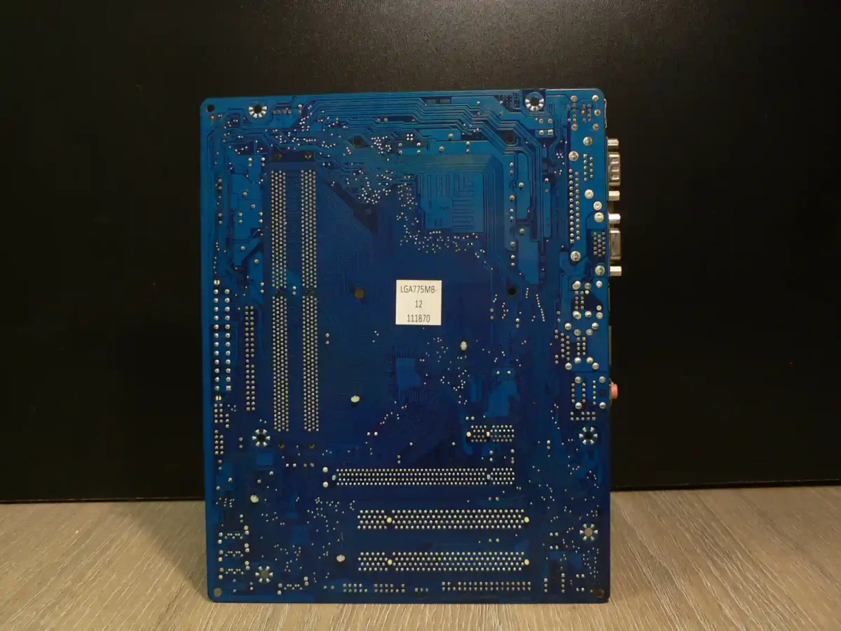 Gigabyte GA-G32M-ES2C LGA775 Alaplap + Intel Pentium E5200 + Hátlap/IO-Shield - Image 4