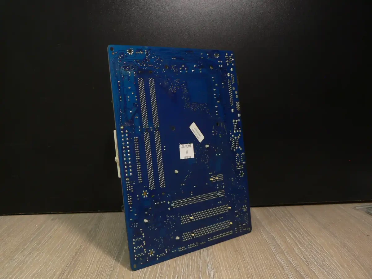 Gigabyte GA-G31M-ES2C LGA775 Alaplap + Intel Pentium Dual-Core E5300 + Hátlap/IO-Shield - Image 2