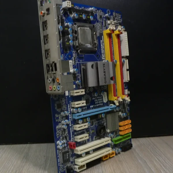 Gigabyte GA-EP43-UD3L LGA775 Alaplap + Intel Pentium E6300 + Hátlap/IO-Shield