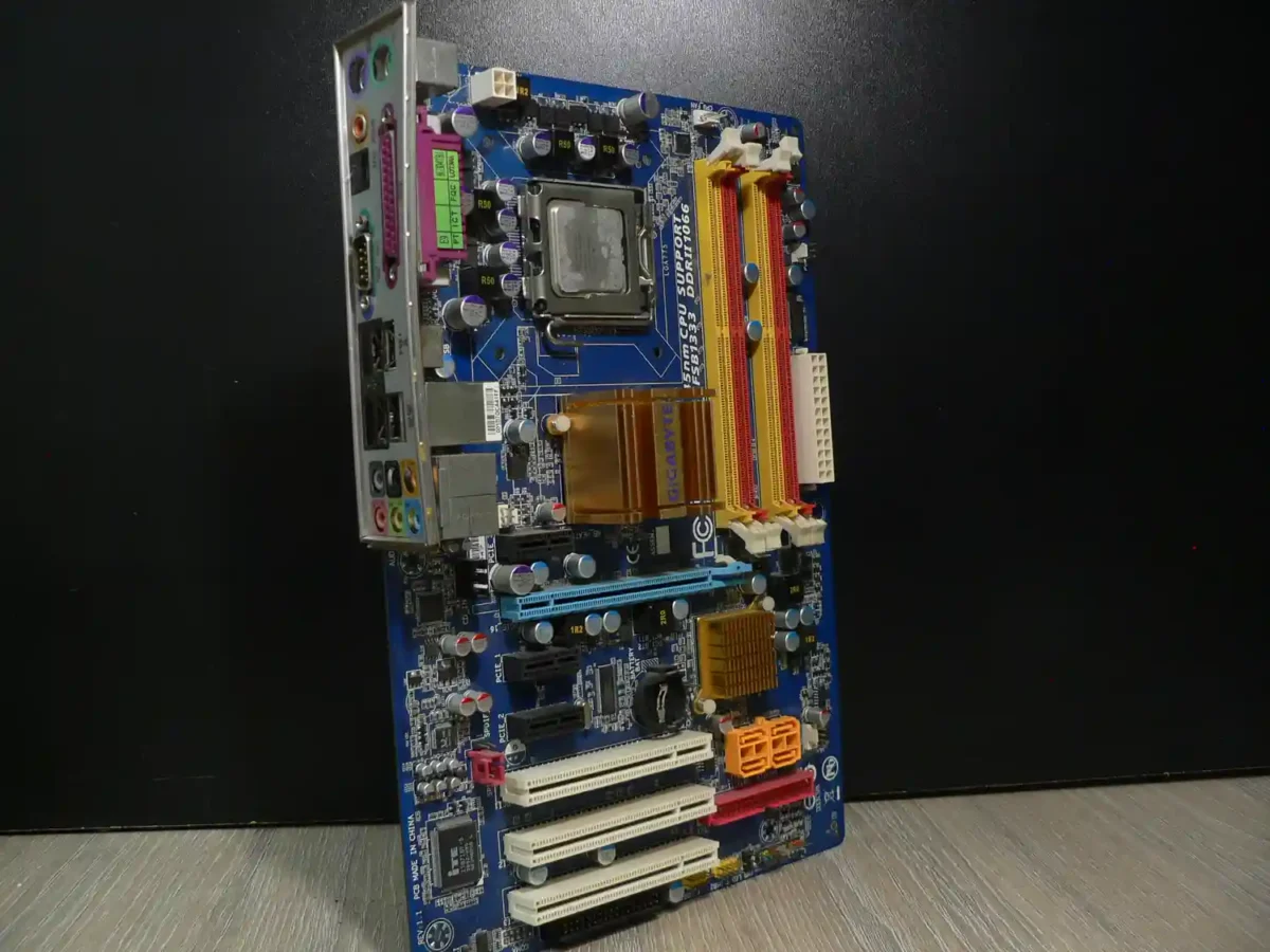 LGA775MB-4-1 Gigabyte GA-P31-DS3L LGA775 Alaplap + Intel Pentium E2160 + Hátlap/IO-Shield - Image 1