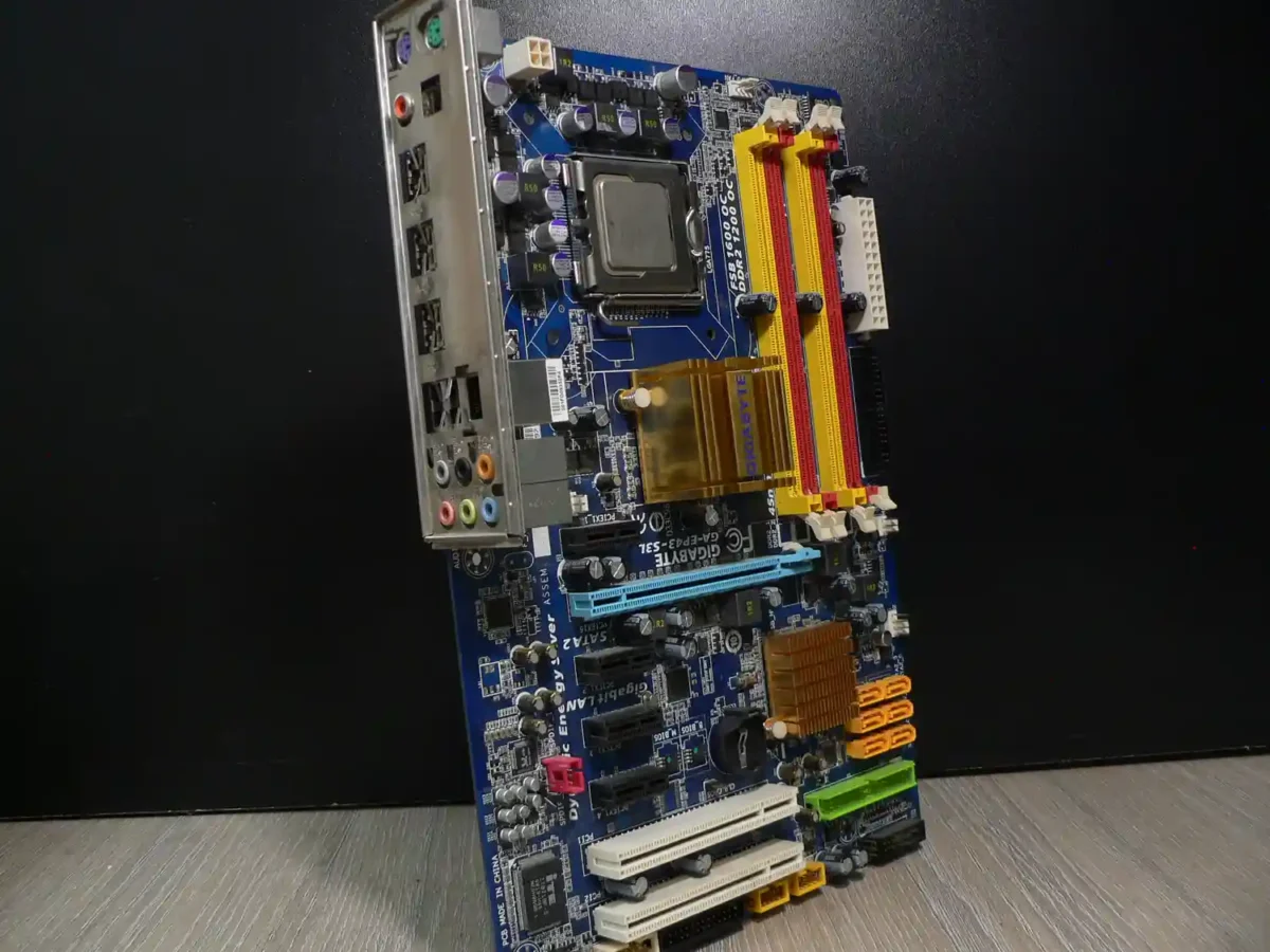 Gigabyte GA-EP43-S3L LGA775 Alaplap + Intel Pentium 4 2,80GHz + Hátlap/IO-Shield - Image 1