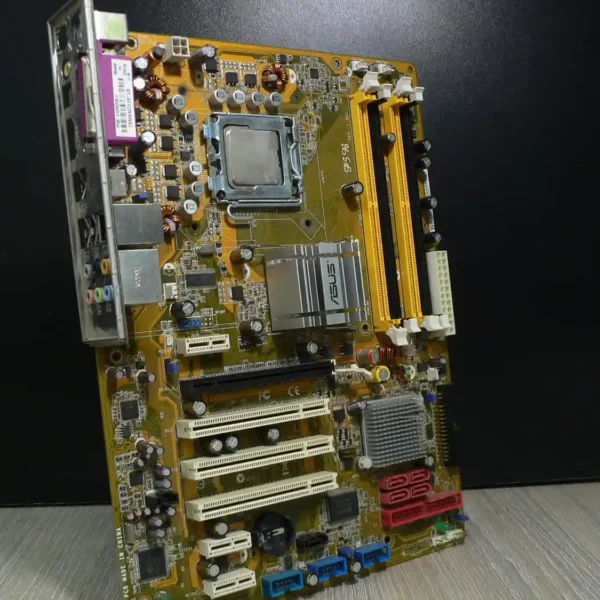 ASUS P5B LGA775 Alaplap + Intel Pentium 4 641+ Hátlap/IO-Shield