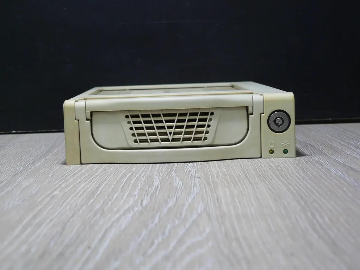 IDE Mobil Rack (Kulcsos) - Image 2