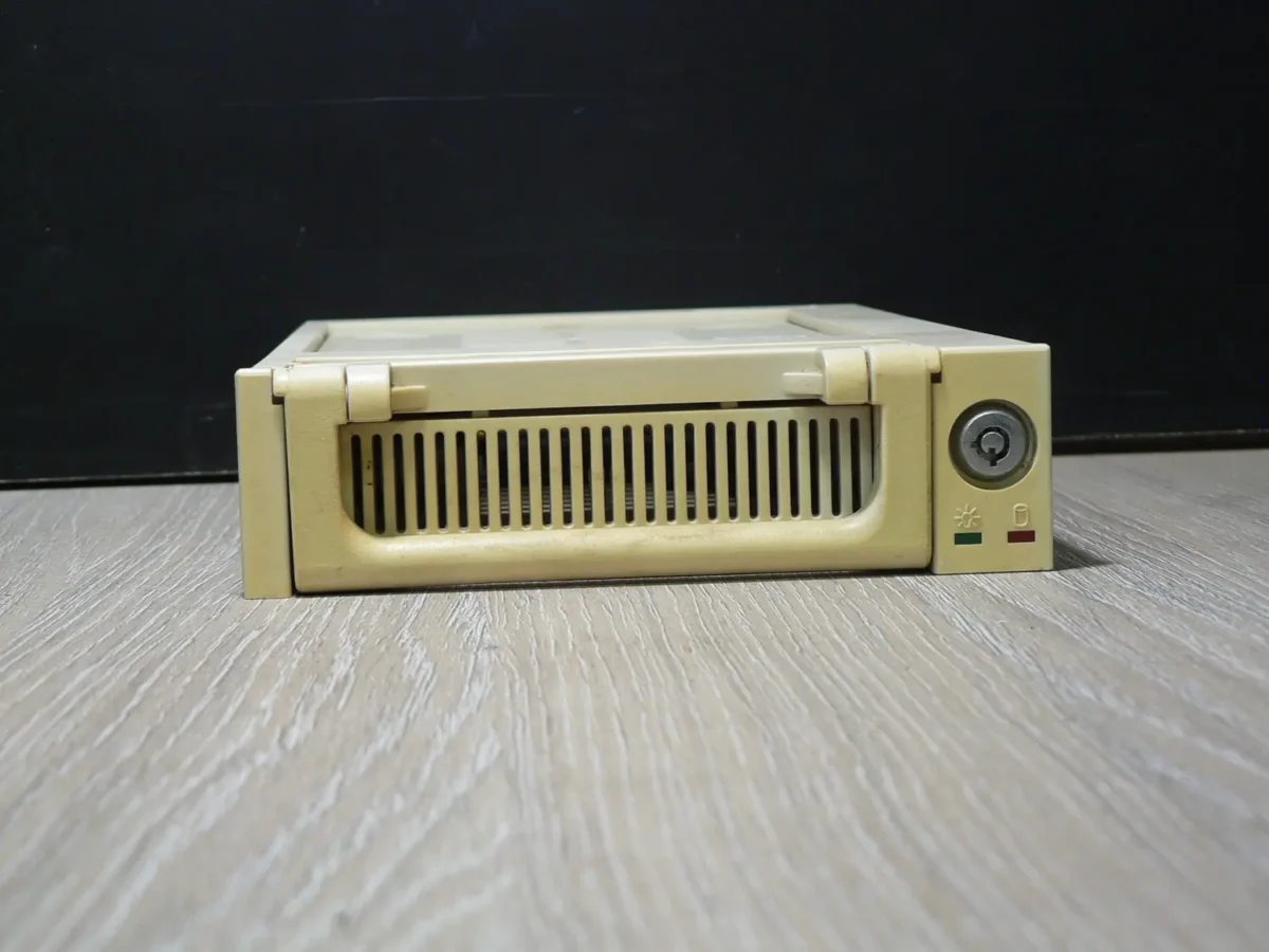 IDE Mobil Rack (Kulcsos) - Image 2