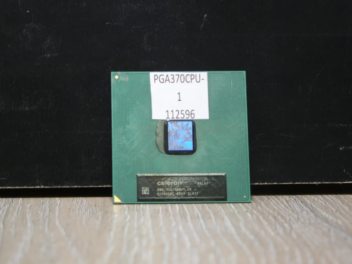 PGA370CPU-1-1 Intel Celeron 800 SL4TF Socket 370 Coppermine Processzor - Image 1