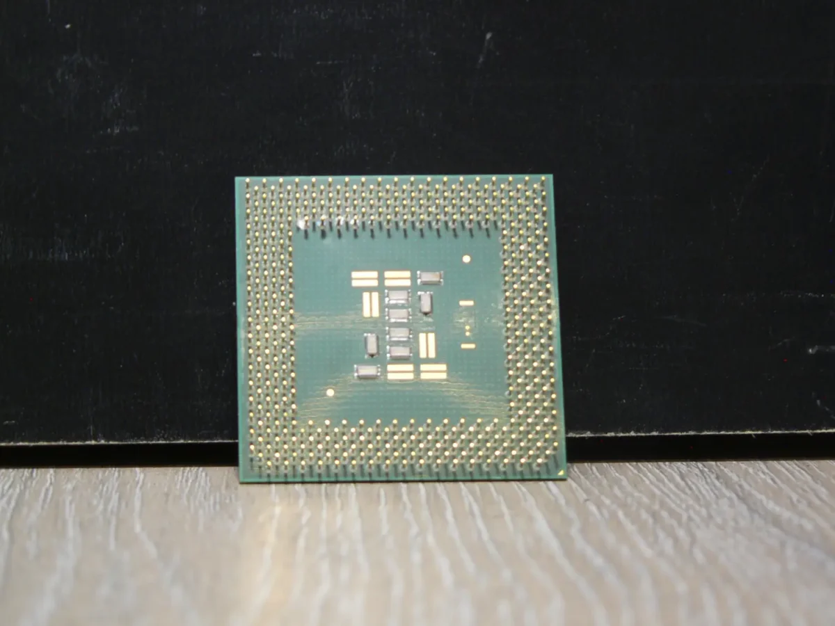 Intel Celeron 800 SL4TF Socket 370 Coppermine Processzor - Image 2