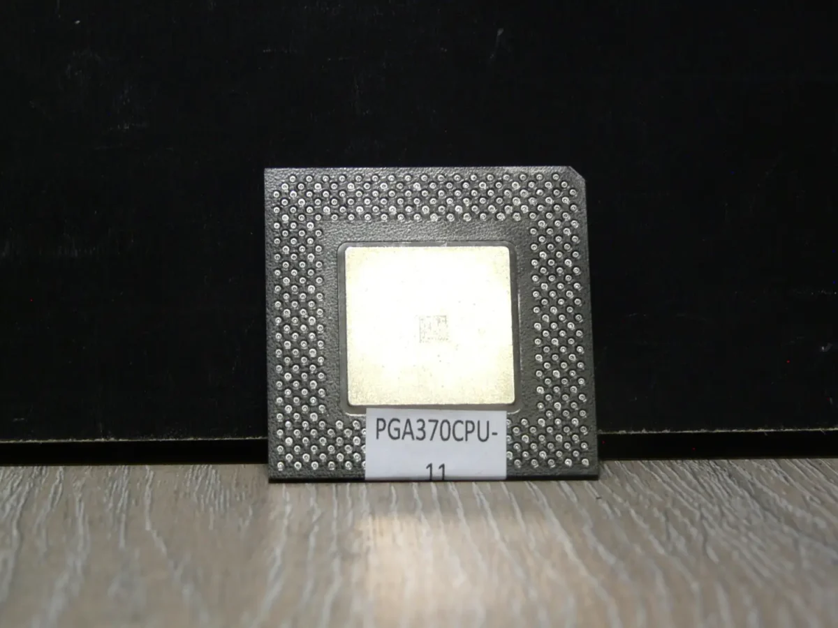 PGA370CPU-11-1 Intel Celeron 433 SL3BA Socket 370 Mendocino Processzor - Image 1