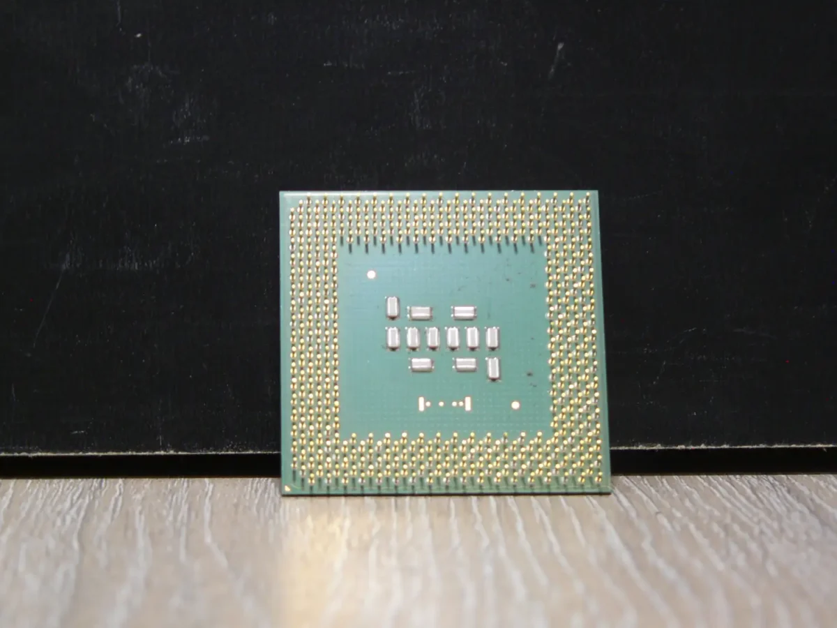 Intel Celeron 800 SL5WW Socket 370 Coppermine Processzor - Image 2