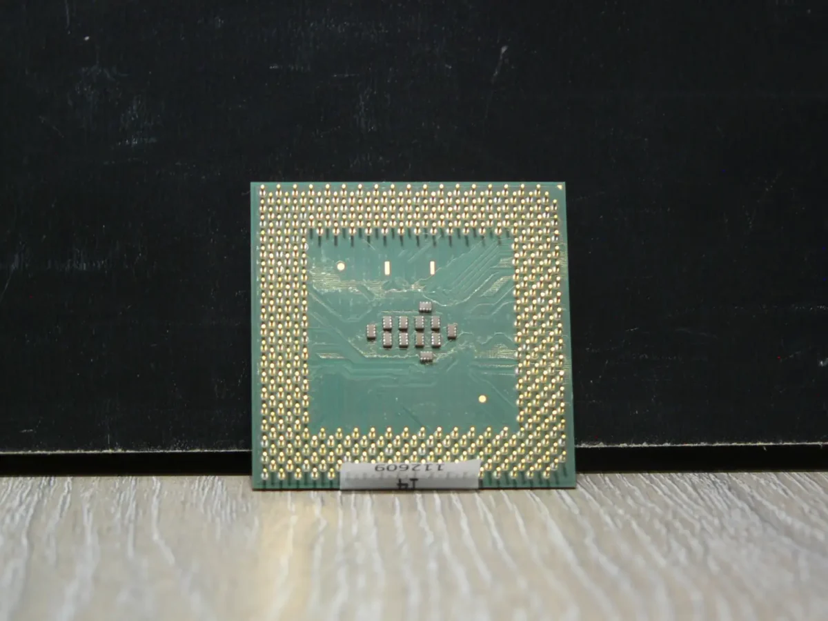 Intel Celeron 1200 SL5XS Socket 370 Tualatin Processzor - Image 2