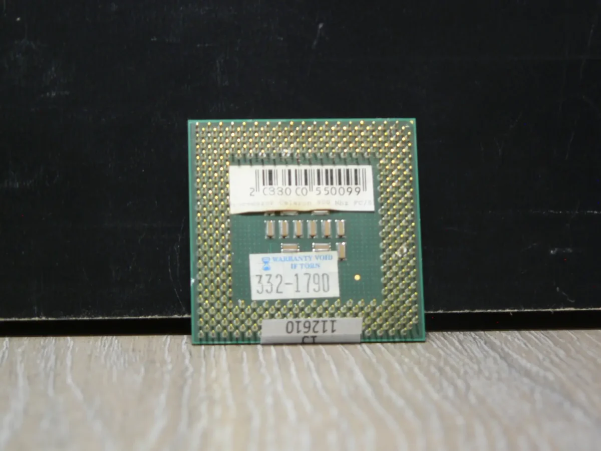 Intel Celeron 900 SL633 Socket 370 Coppermin Processzor - Image 2