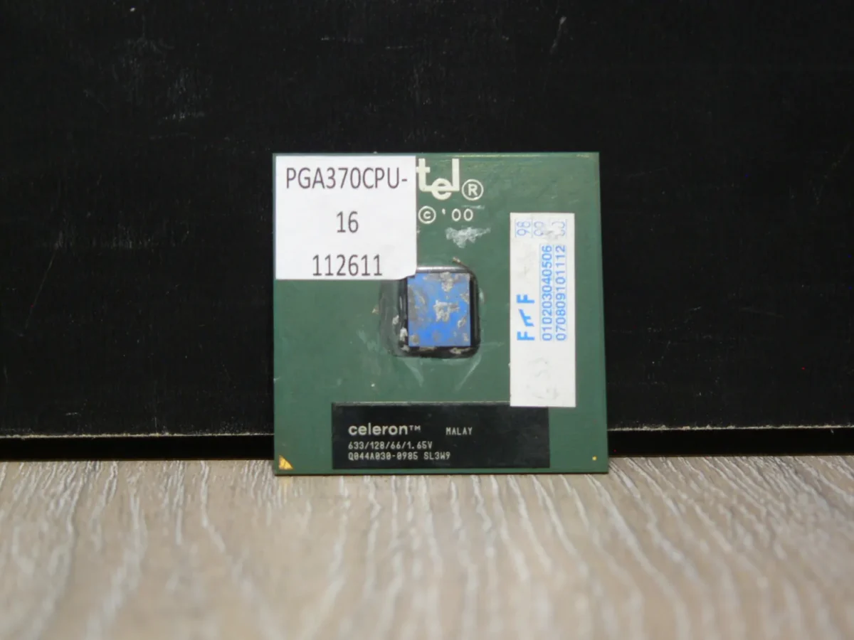 Intel Celeron 633 SL3W9 Socket 370 Coppermine Processzor - Image 1