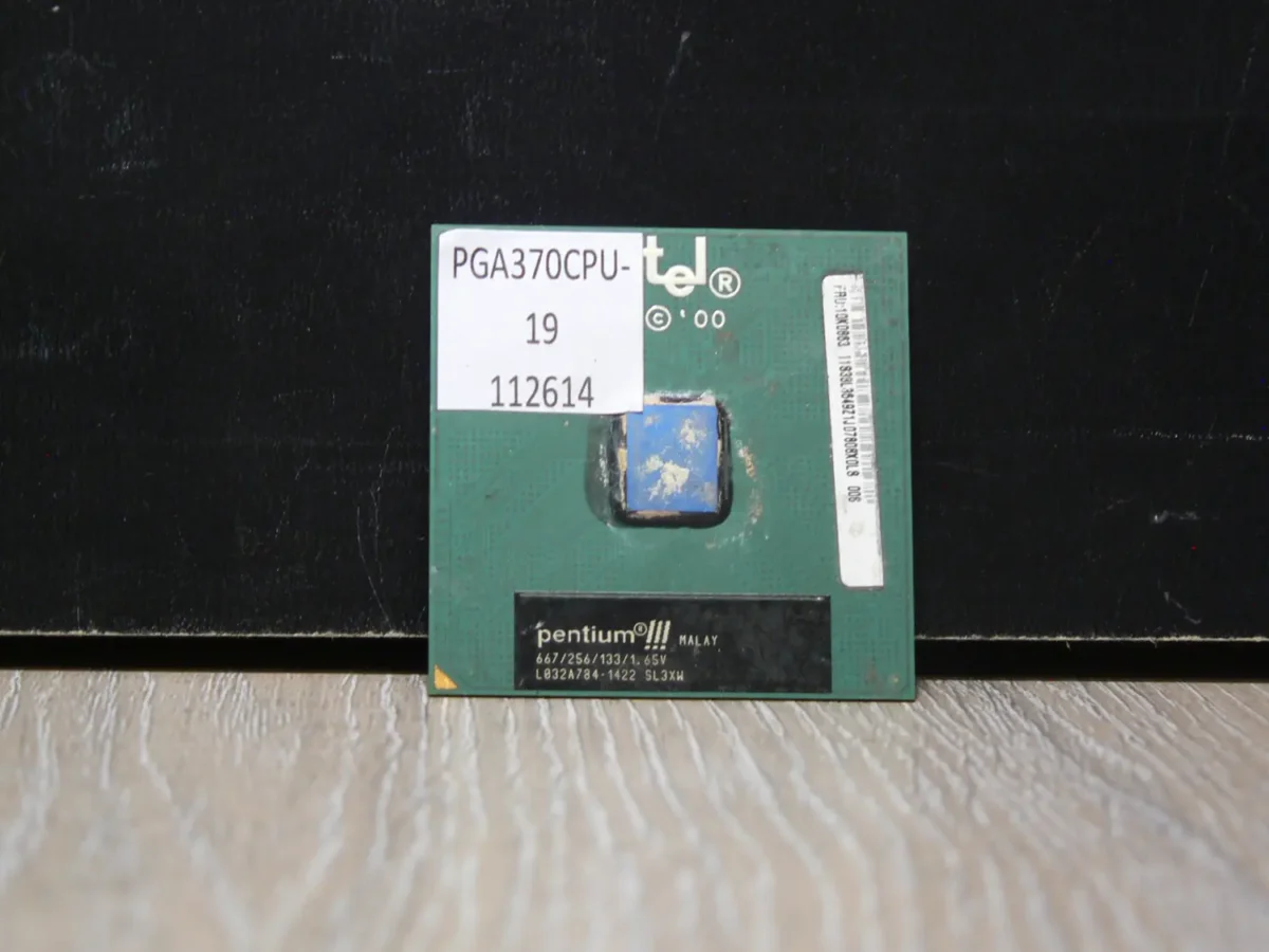 Intel Pentium 667 SL3XW Socket 370 Coppermine Processzor - Image 1