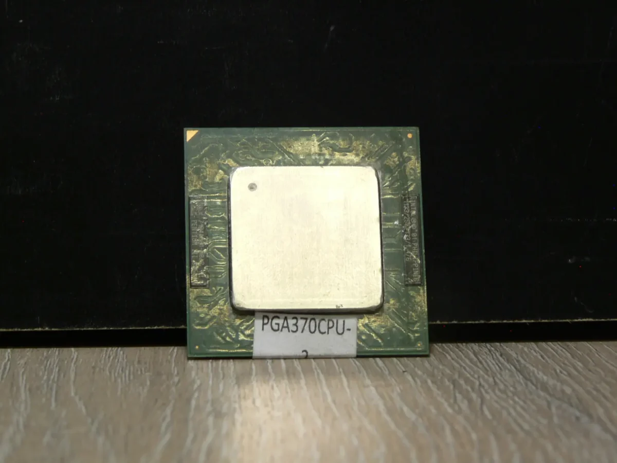 PGA370CPU-2-1 Intel Pentium 3 1133 SL5GQ Socket 370 Tualatin Processzor - Image 1