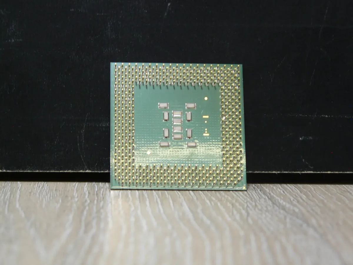 Intel Celeron 633 SL3VS Socket 370 Coppermine Processzor - Image 2