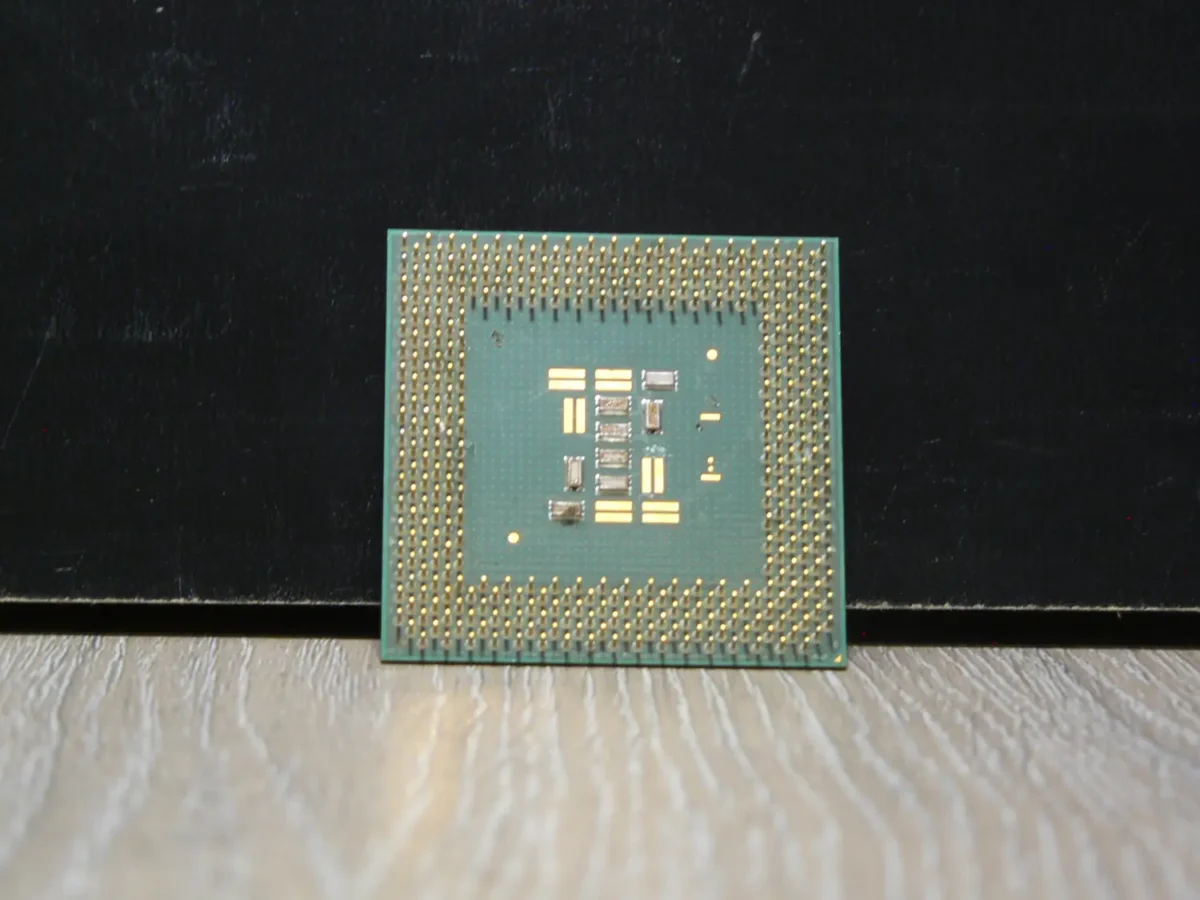 Intel Celeron 900 SL5LX Socket 370 Coppermine Processzor - Image 2