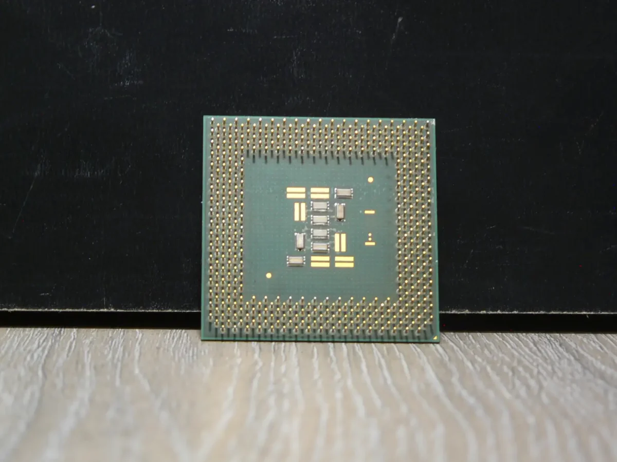 Intel Celeron 900 SL5MQ Socket 370 Coppermine Processzor - Image 2