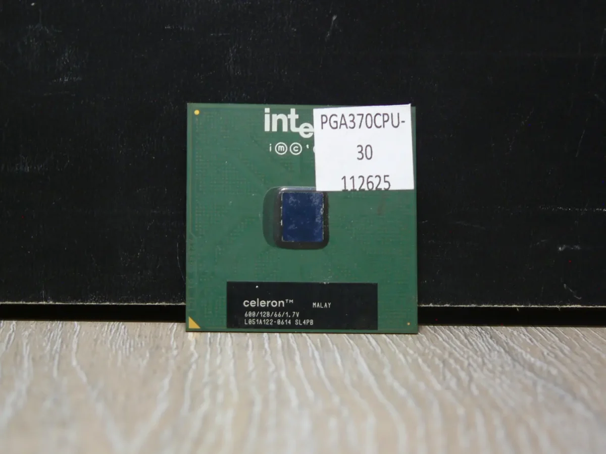 Intel Celeron 600 SL4PB Socket 370 Coppermine Processzor - Image 1