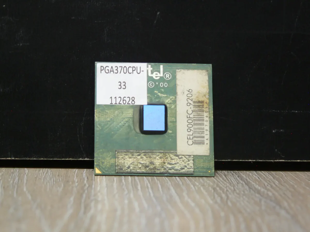 PGA370CPU-33-1 Intel Celeron 900 SL5LX Socket 370 Coppermine Processzor - Image 1